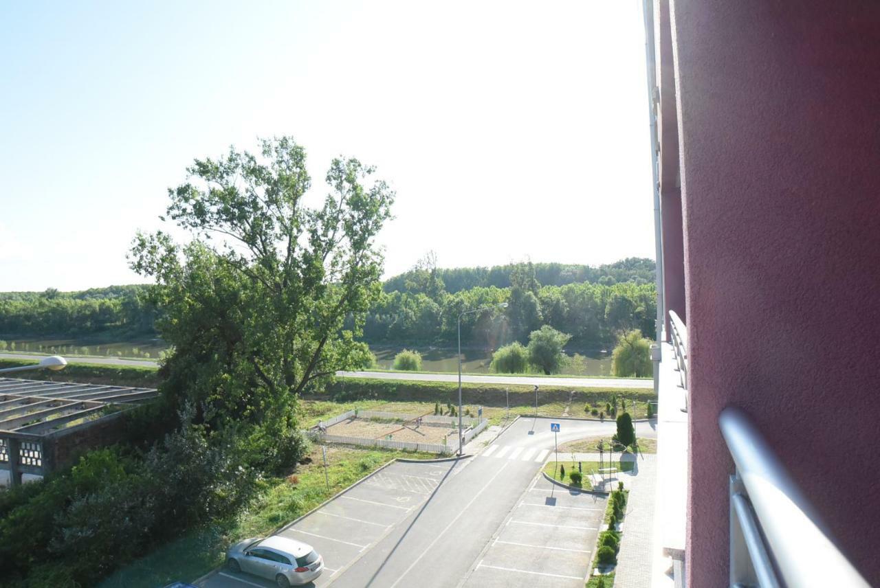 Tamis Kapija Apartment Pančevo Eksteriør billede